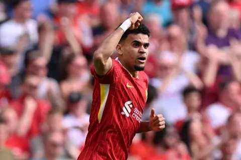 بيلد: لويس دياز يتوصل لاتفاق مع بايرن ميونخ